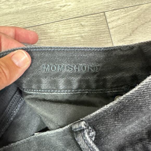 American Eagle Ripped High Rise Cuffed Mom Denim Jean Shorts Black Wash sz 4 - Picture 5 of 8